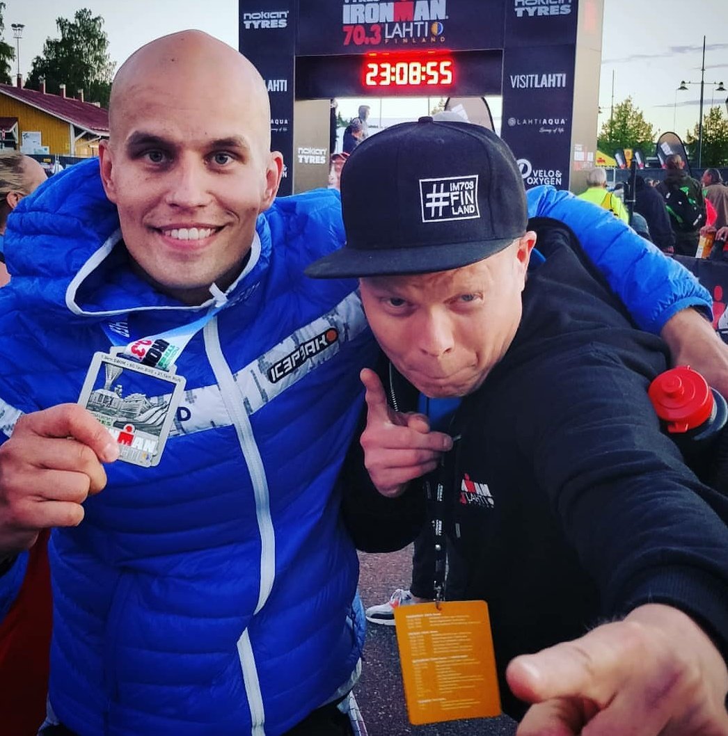 Se on kuulkaa sillä tavalla, että pari hassua viikkoa ja <a href="/ironmanfinland/">IRONMAN Finland</a> on taas täällä!

Hyvä syy pukeutua tiukkaan lycrapukuun, tankata herkuilla ja halia maalissa <a href="/ironcoachingfi/">A n t t i H a g q v i s t</a> :tä 🤗

Tavoite on joka vuosi sama. Olla nopeampi kuin itse olin viimevuonna!
#triathlon