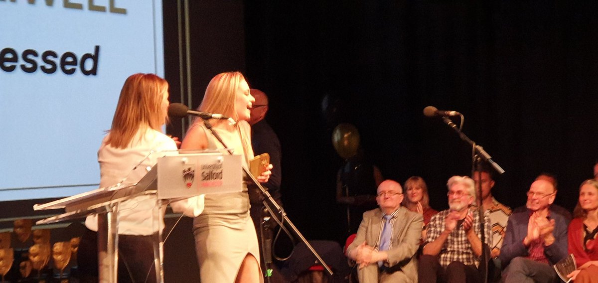 Our winner for Level 6 Radio Studio is <a href="/Lizzie_Halliwel/">Lizzie Halliwell</a> with "Truly, Madly, Obsessed" 📻✨