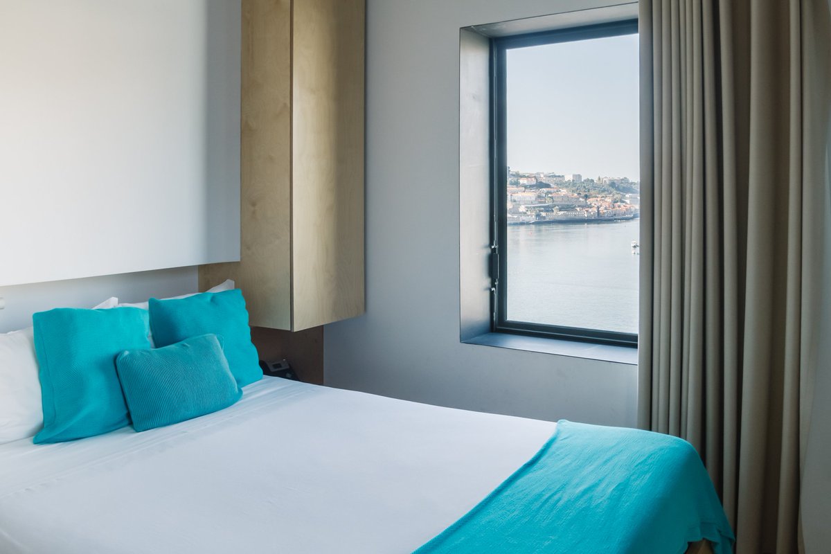 Have you met our Infante apartment? It'll take you on an adventure with just one look outside its windows. Find #wednesdaywonders in <a href="/oh_porto/">Oh! Porto</a>!

#ohporto #porto #portugal #hotel #lifestyle #lifestylegoals #travel #travelmore #goexplore #adventureseeker #wonderfulplaces