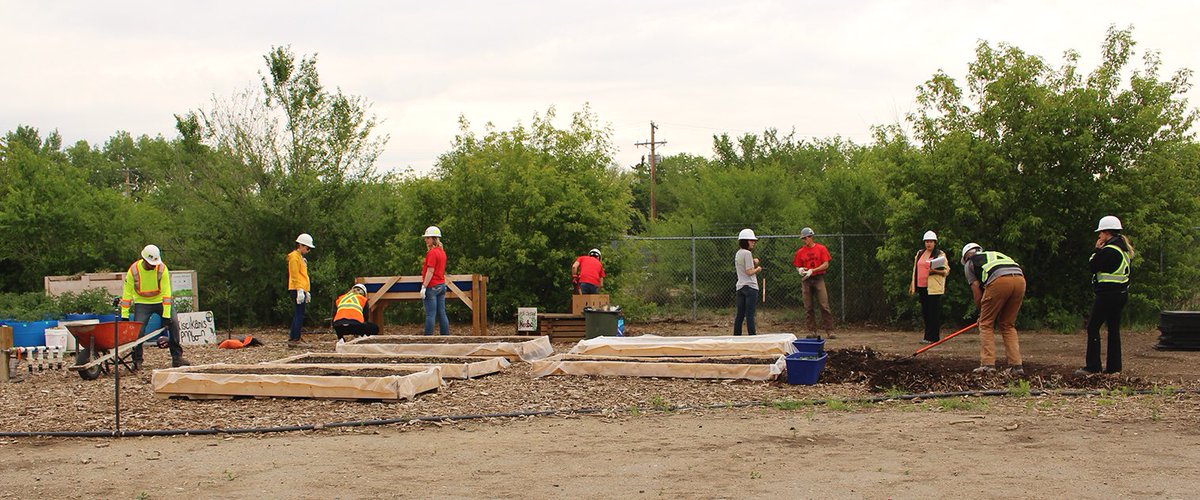 Aaronisbuilding's tweet photo. @PCLConstruction #Saskatoon was pumped to participate again in @UnitedWayStoon ‘s Day of Caring this week. We helped out Zoe and her crew at the @theaskiyproject - It is awesome to see all that @CHEPGoodFood and the Askiy project are accomplishing to better our community! https://t.co/hAOfSjy98Q