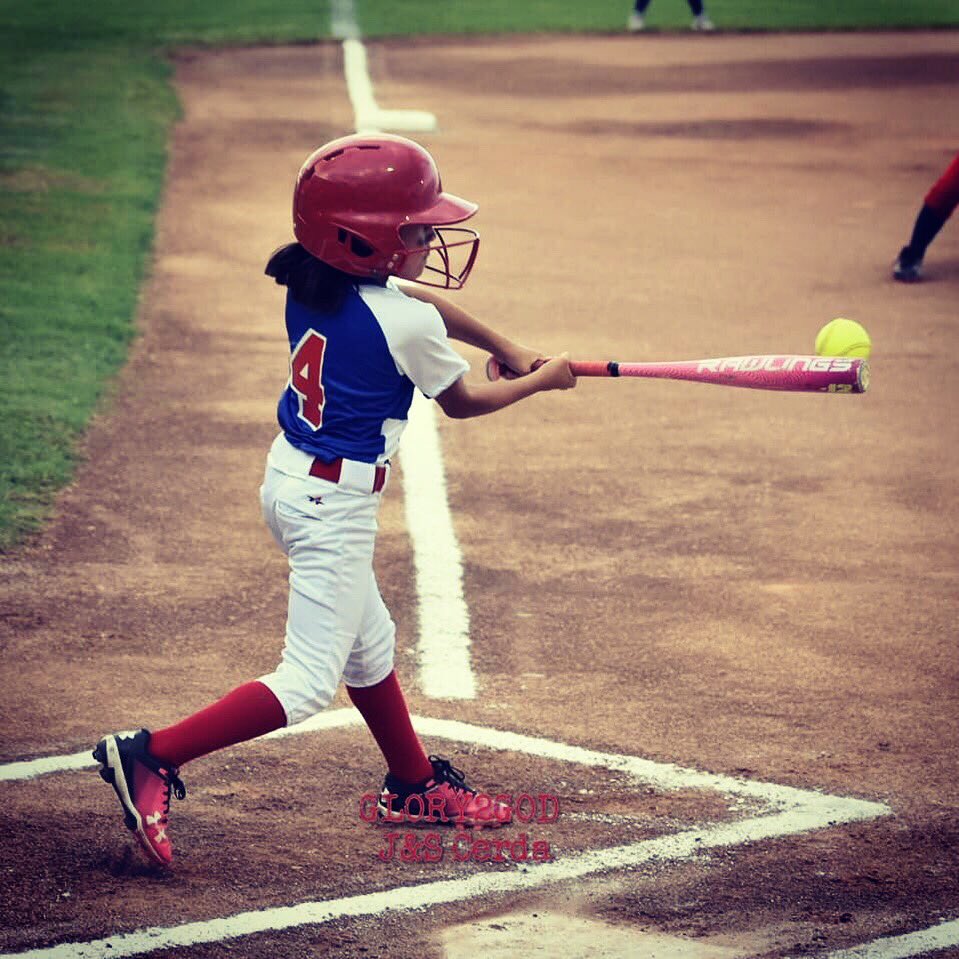 jsauceda17's tweet photo. I’m impressed by this little girl of mine more and more each day! I love how much she loves the game and her want to improve everyday! #daddyslittlemonkey #myminibeast #swinglife @sammysilva0713 @EliteSauce1 @AmberRenee06 https://t.co/ewmMI4lHDU