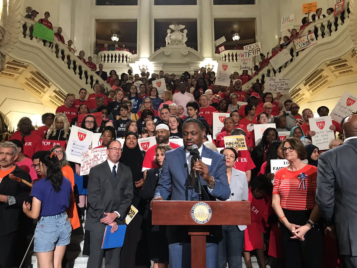 JohnJarmato's tweet photo. Last year we were 600 this year 1,000 We will be back stronger and louder until ALL students have fair and equitable funding @pottstownschool @PottstownNews @BASDSUPT @PSDRODRIGUEZ @RepCiresi @RepRabb https://t.co/ds9cXLDL73
