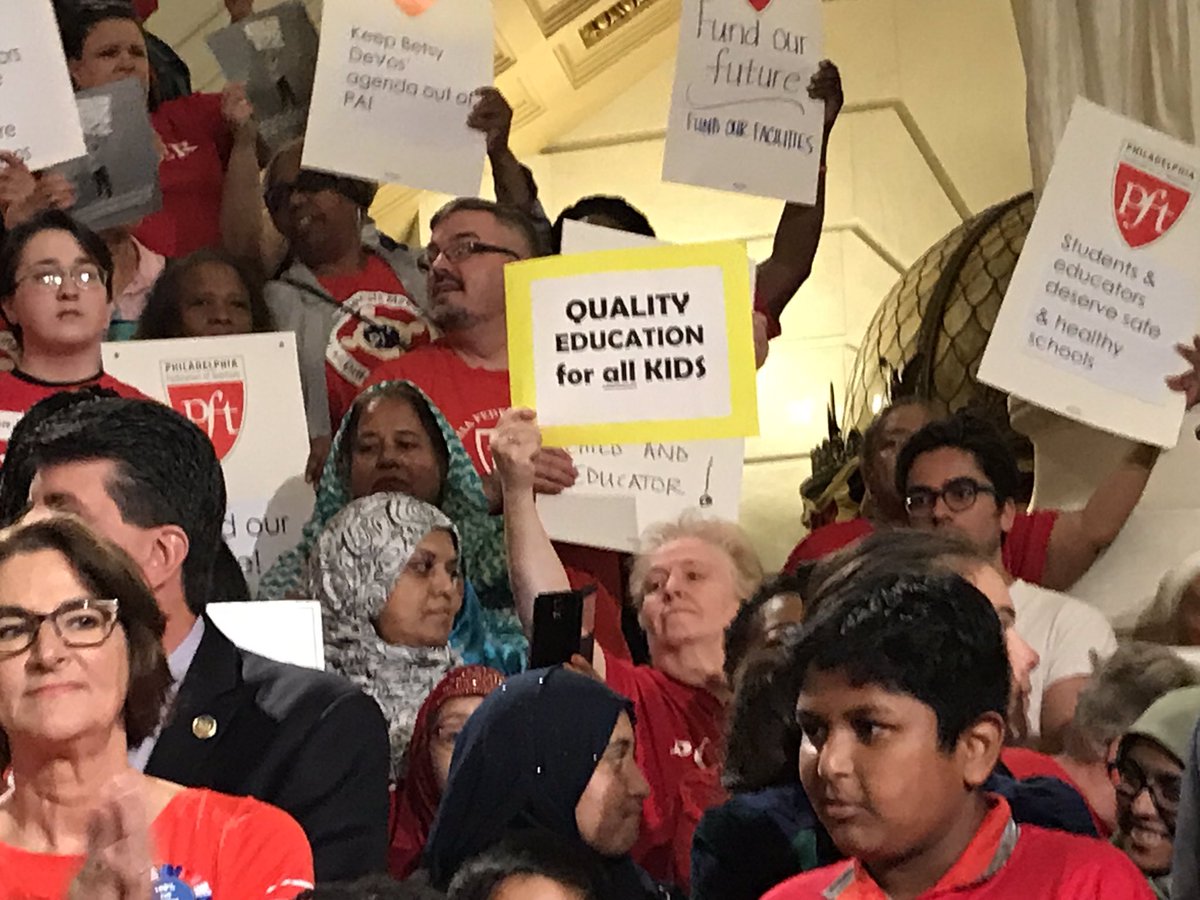 JohnJarmato's tweet photo. Last year we were 600 this year 1,000 We will be back stronger and louder until ALL students have fair and equitable funding @pottstownschool @PottstownNews @BASDSUPT @PSDRODRIGUEZ @RepCiresi @RepRabb https://t.co/ds9cXLDL73