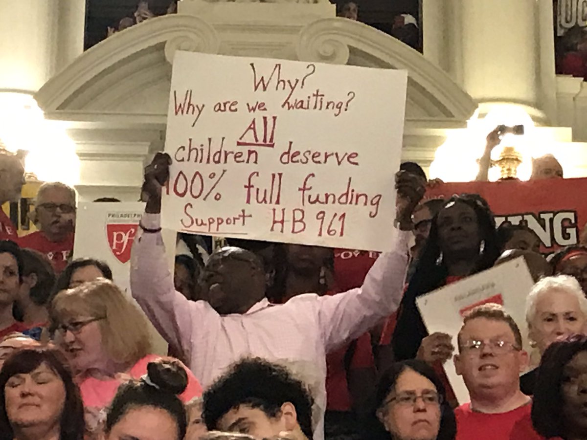 JohnJarmato's tweet photo. Last year we were 600 this year 1,000 We will be back stronger and louder until ALL students have fair and equitable funding @pottstownschool @PottstownNews @BASDSUPT @PSDRODRIGUEZ @RepCiresi @RepRabb https://t.co/ds9cXLDL73