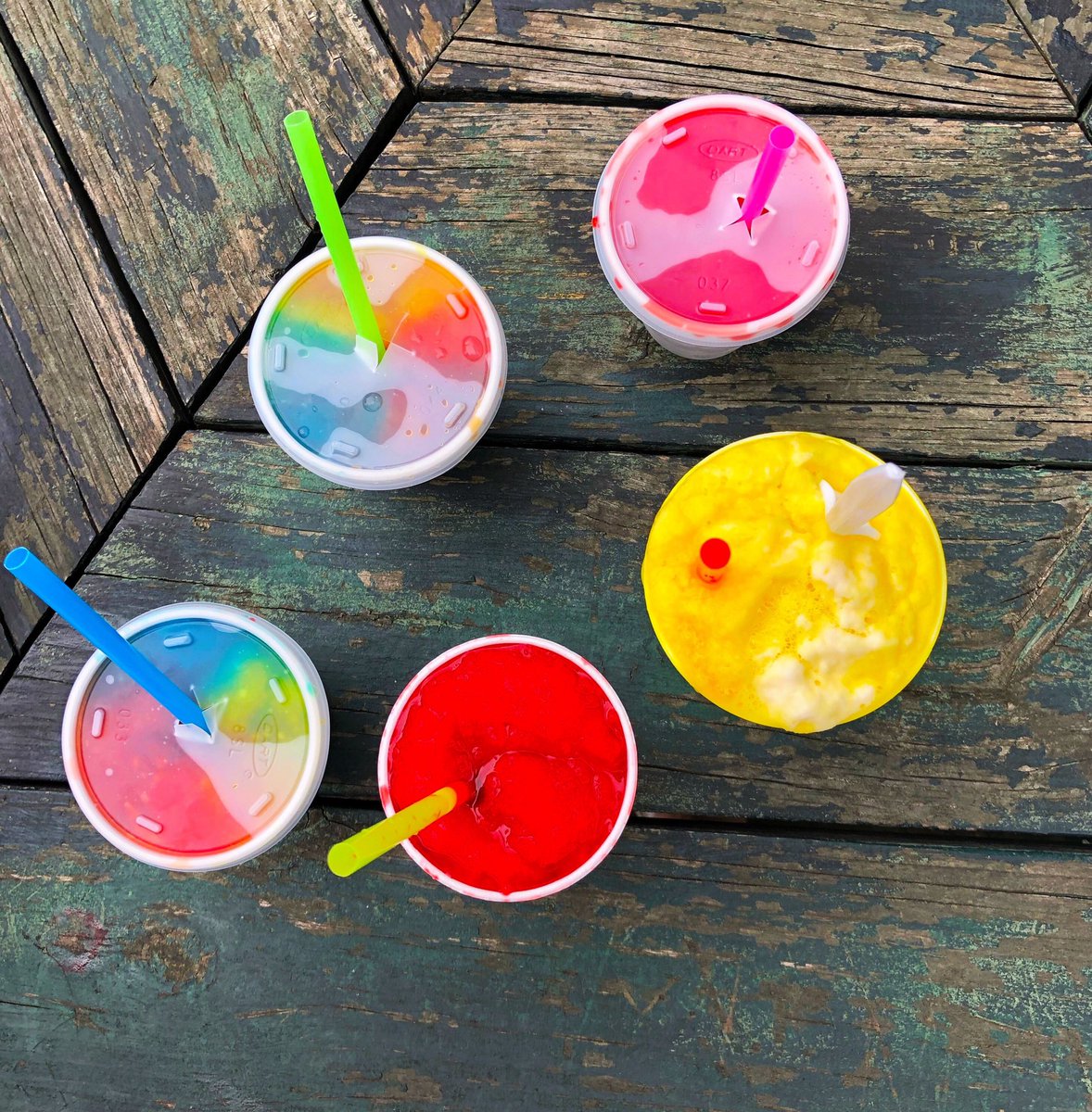 danikm84's tweet photo. A little summer treat! #snowcones #summerweather @davida_moore https://t.co/K7MqLzzWnN