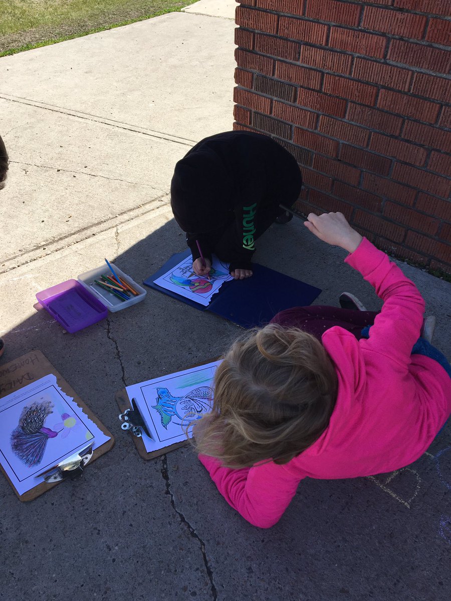When it’s this nice, why not do Art outside?! <a href="/EJSMSchool/">Ecole J S McCormick</a>