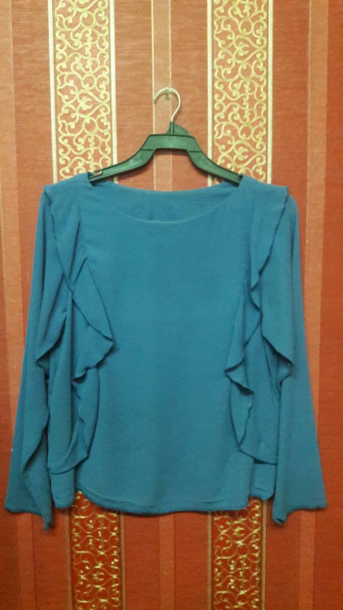 weenawan05's tweet image. เสื้อชีฟองแขนยาว คอกลมสีน้ำเงินแต่งระบายข้างขอบเสื้อหน้าหลัง รหัส C18
อก 19 นิ้ว 
ยาว  21 นิ้ว
แขน 22  นิ้ว
ราคา 100 บาท
สอบถามเพิ่มเติมได้ที่
IDLine : @maengposhop
Website ; maengposhop.com
Fb : facebook.com/maengposhop
Tel : 095-9269995 , 095-4466985