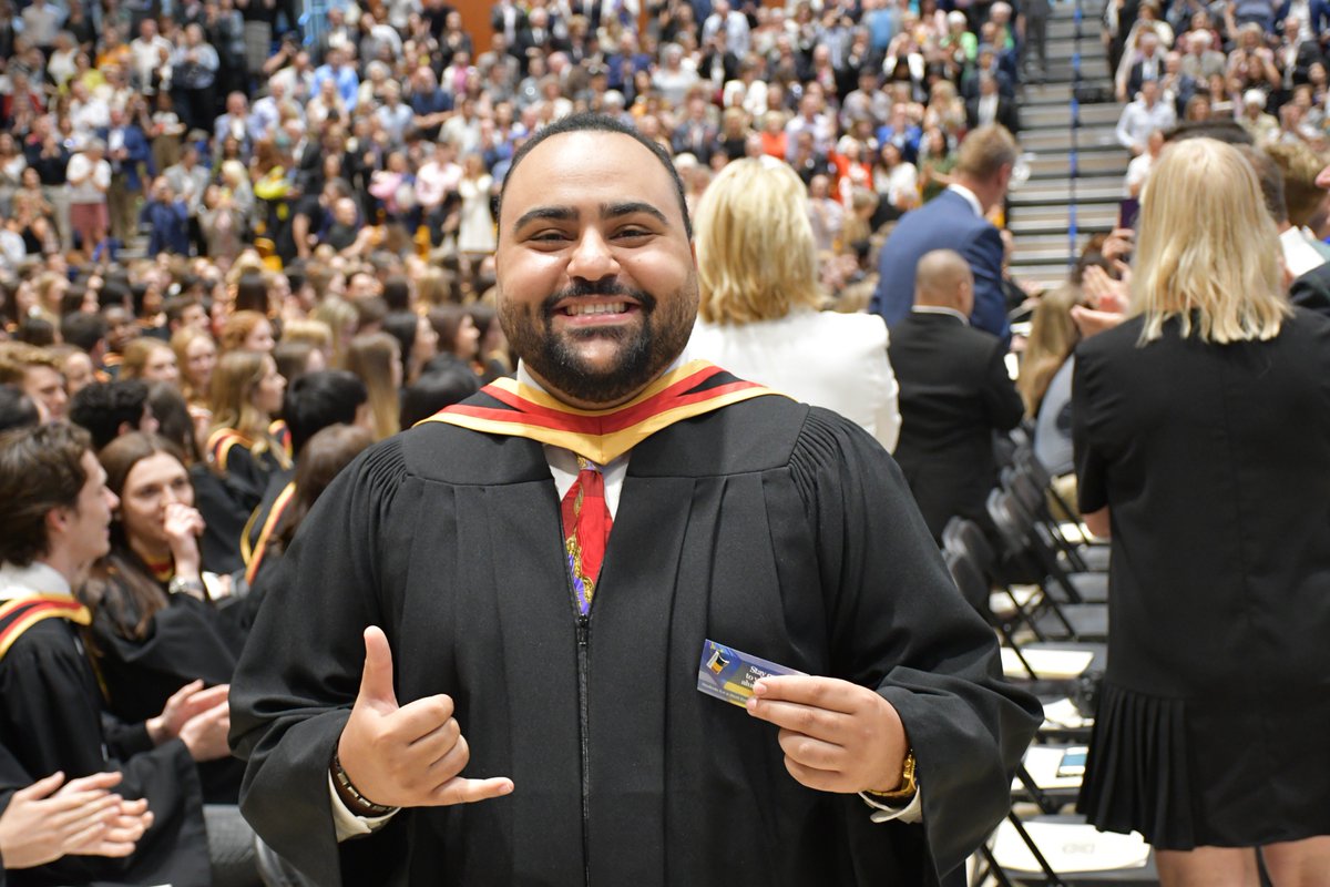 QUartsci's tweet photo. That' a wrap! Today was the last day for #qgrad19. It has been an outstanding convocation season. Congratulations to all of the @QUartsci students who graduated and good luck in your futures as @queensualumni Cha Gheill!#queensu #queensalumni https://t.co/IxAt0gFiZY