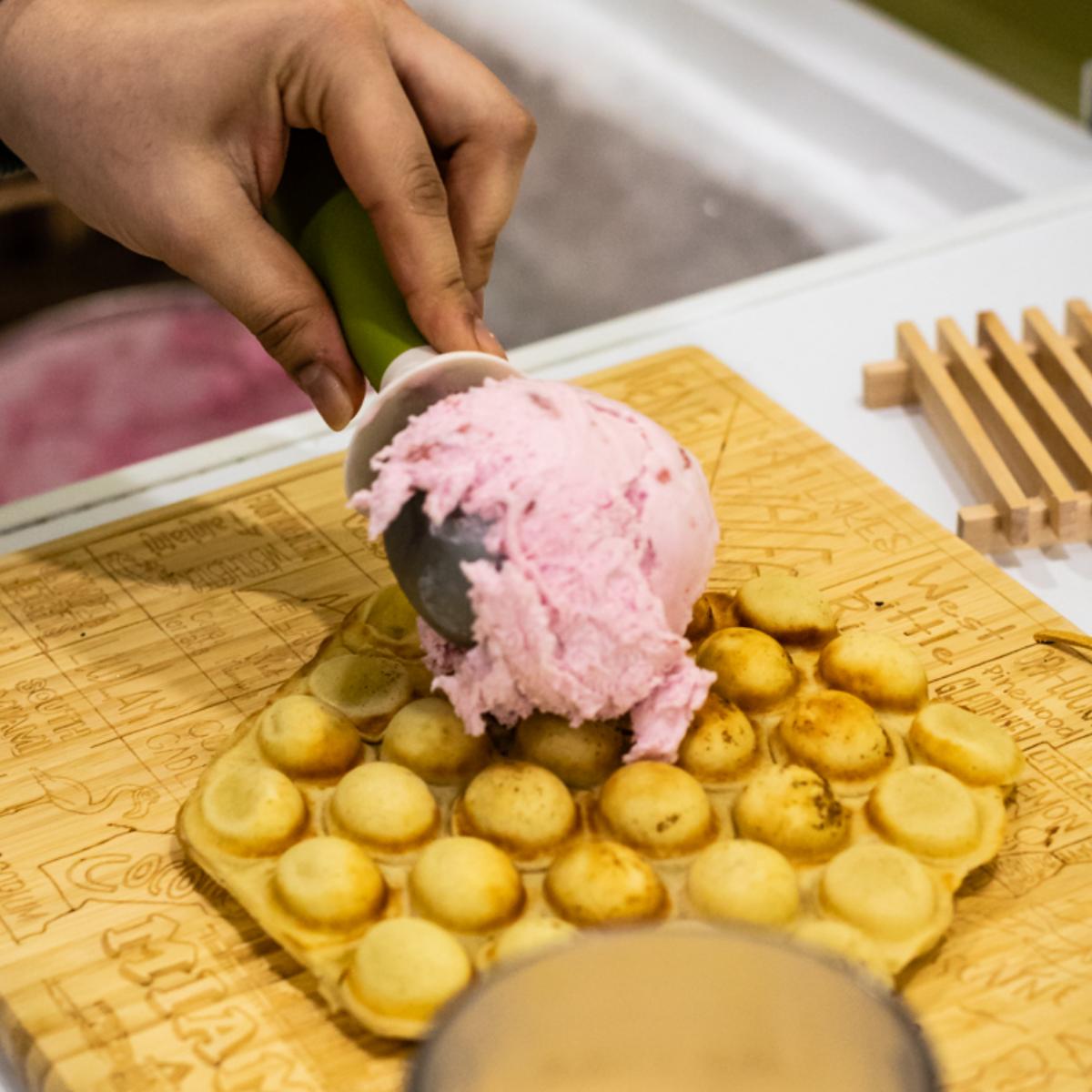 joychooseBT's tweet photo. When desserts are prepared with care, you can taste the difference. https://t.co/OcFRK9orUk