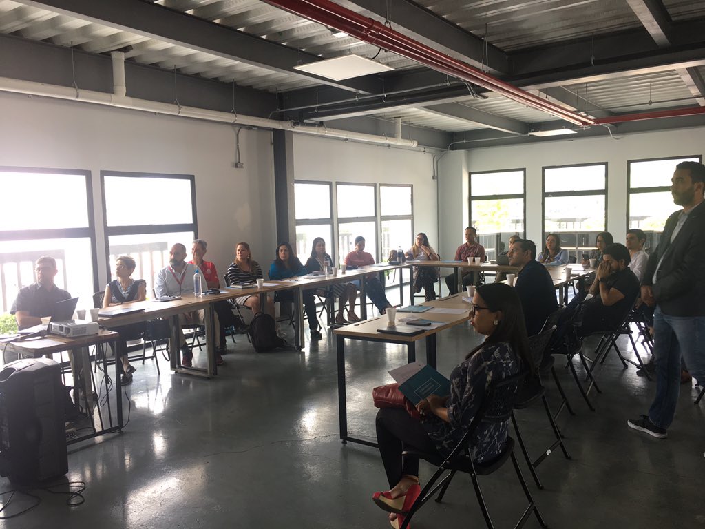 ANDE_Latam's tweet photo. Hoy presentamos el reporte de #GALICentroamerica en #Tegucigalpa. Estamos reflexionando los hallazgos principales de esta investigación sobre aceleración en la región. ¡Gracias por acompañarnos!

@CitibanamexCS @SocEntGoizueta https://t.co/JnZzvSDOYV