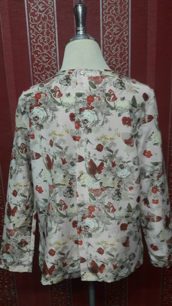 weenawan05's tweet image. เสื้อชีฟองแขนยาว คอกลมพื้นชมพูโอโรสแต่งลวดลายผีเสื้อดอกไม้ งานวิลเทจ รหัส C19
อก 19 นิ้ว 
ยาว  24 นิ้ว
แขน 21  นิ้ว
ราคา 100 บาท
สอบถามเพิ่มเติมได้ที่
IDLine : @maengposhop
Website ; maengposhop.com
Fb : facebook.com/maengposhop
Tel : 095-9269995 , 095-4466985