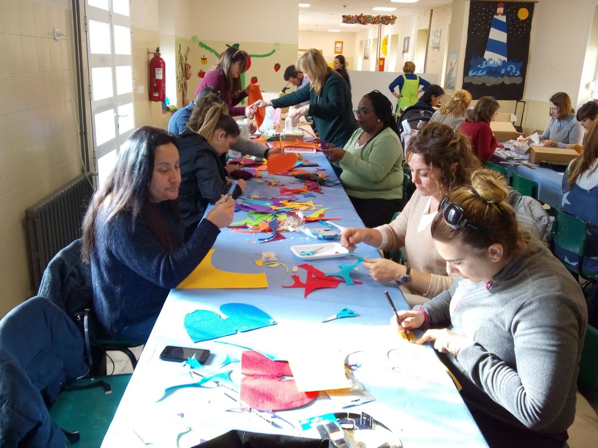 svpaulcar's tweet photo. Nos gustaría agradecer a todos los padres que durante el curso han colaborado en los diferentes talleres que hemos propuesto. SIN VOSOTROS NADA DE ESTO SERÍA POSIBLE. MUCHÍSIMAS GRACIAS!!!! https://t.co/EkYEELgz4G