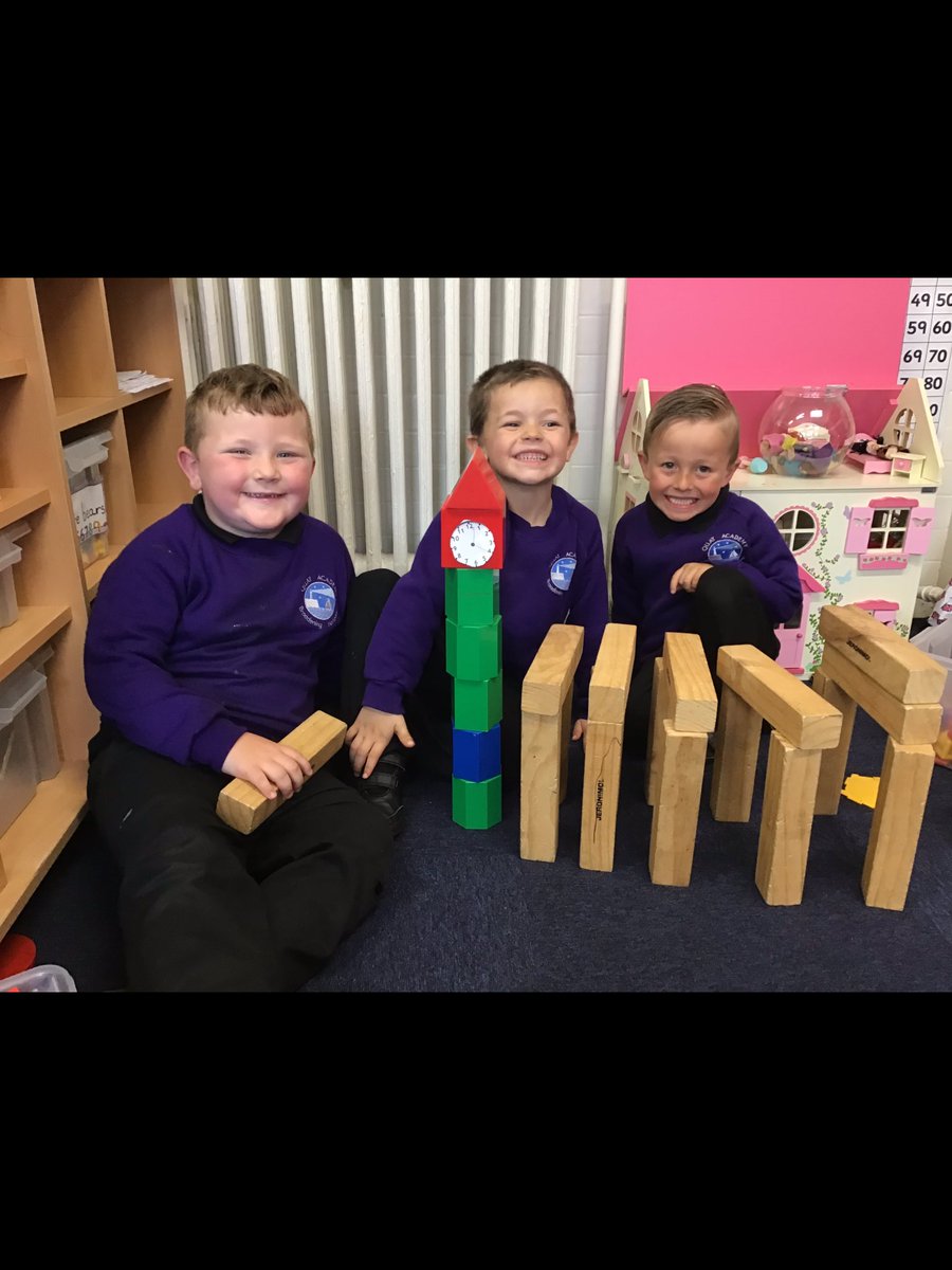 QuayEYFS's tweet image. The Queen’s Hat talk for writing book has created some fantastic construction engineers in the class! Look at the thought process gone into the designs of Big Ben and the Houses of Parliament and underground tube trains. #imaginationsrunningwild #inspirationallearning @QuayHead