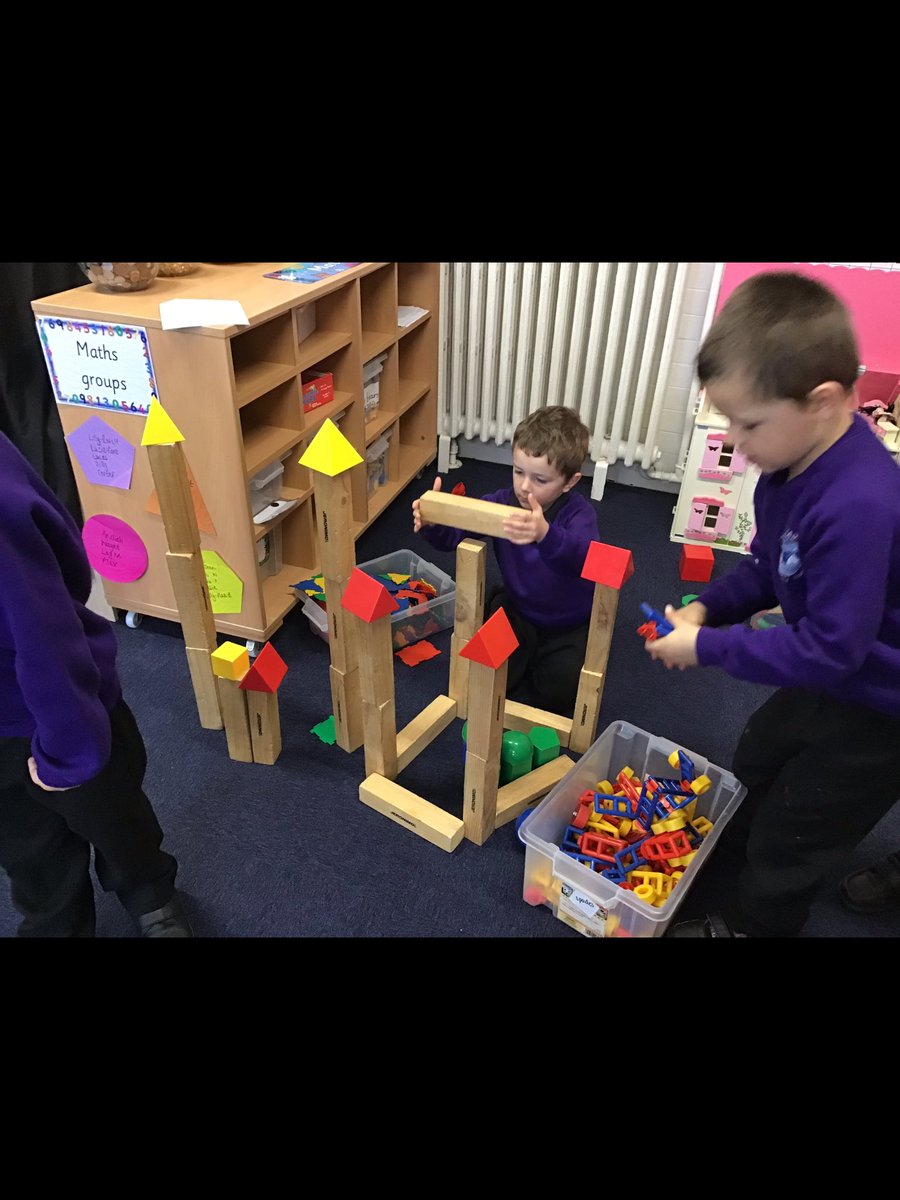 QuayEYFS's tweet image. The Queen’s Hat talk for writing book has created some fantastic construction engineers in the class! Look at the thought process gone into the designs of Big Ben and the Houses of Parliament and underground tube trains. #imaginationsrunningwild #inspirationallearning @QuayHead