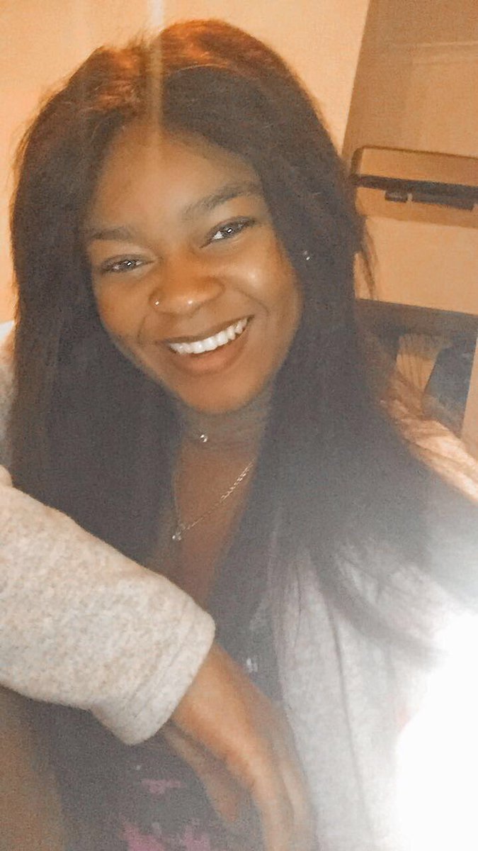 Linethbjj's tweet image. Sorria ... é de graça 😘