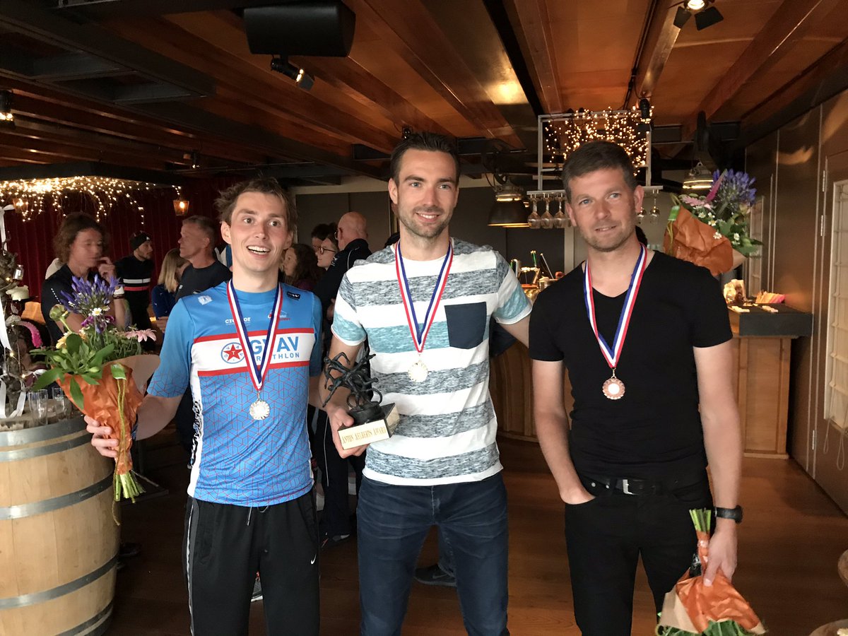 GVAVTriathlon's tweet image. Na een spannende strijd zijn de clubkampioenen van 2019: Mathijs van Ark en Charlotte Lenting.