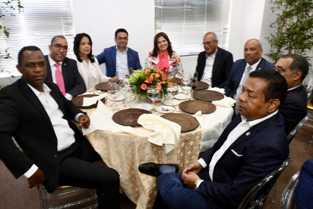Leonel Fernández tweet media