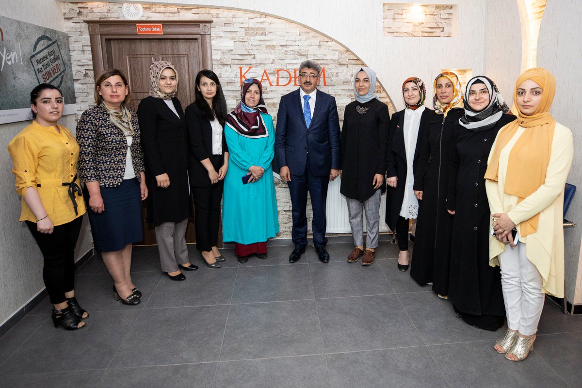 kademvan's tweet photo. Van Valisi Sayın Mehmet Emin Bilmez, KADEM Van Temsilciliğimize ziyarette bulundular. Kendilerine nazik ziyaretlerinden dolayı teşekkür ederiz.@kademorgtr @gmzebzdgn @VanValilik https://t.co/ZNYyUPgn1G