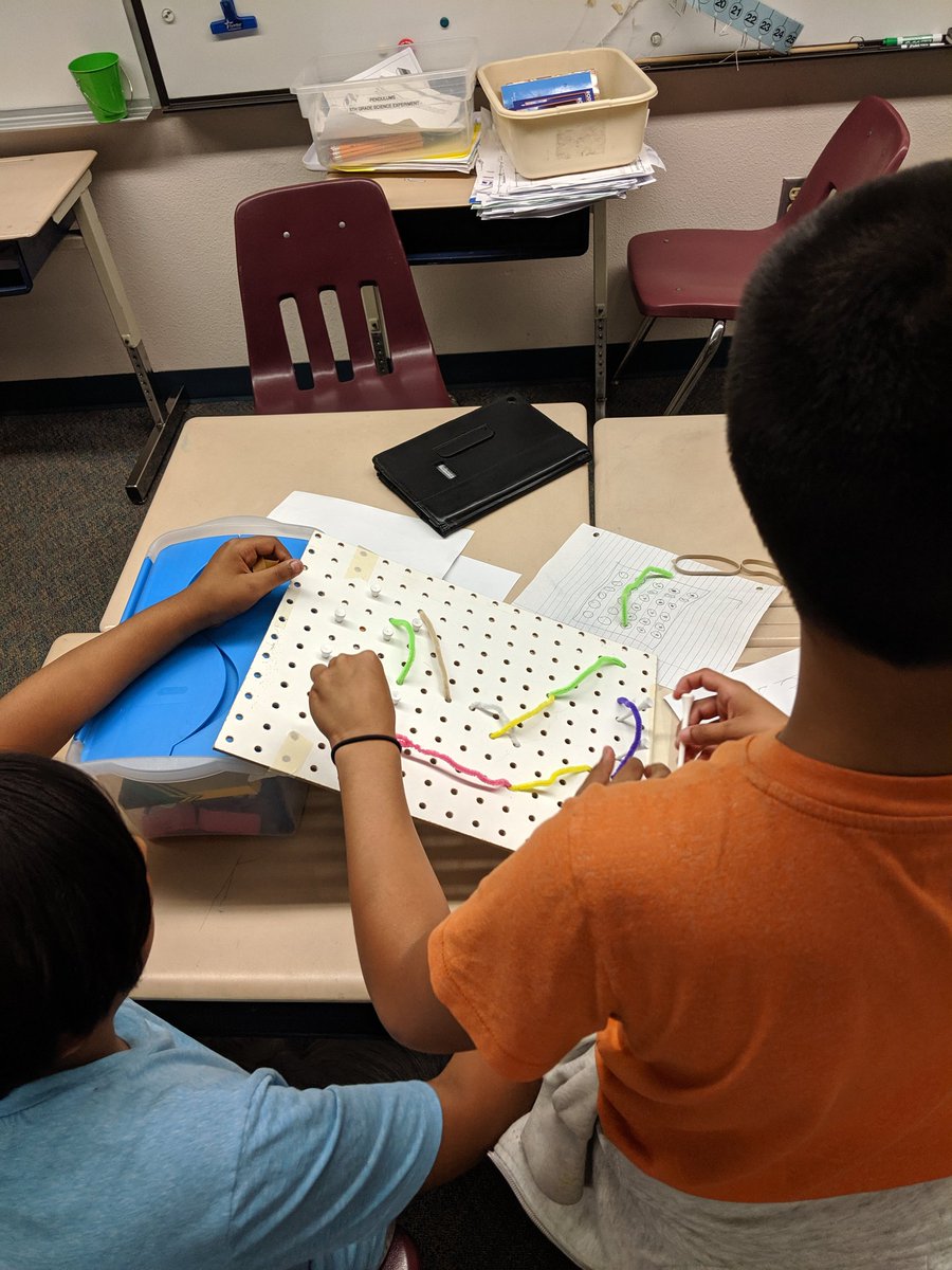 RooseveltVPS's tweet photo. Creative thinking happening from 5th gr students with @carolpatrick4 as they design slopes to slow down a rolling ball. #rooseveltrocks #VPSAmazing #STEM #planandbuild https://t.co/daNEyckDV9