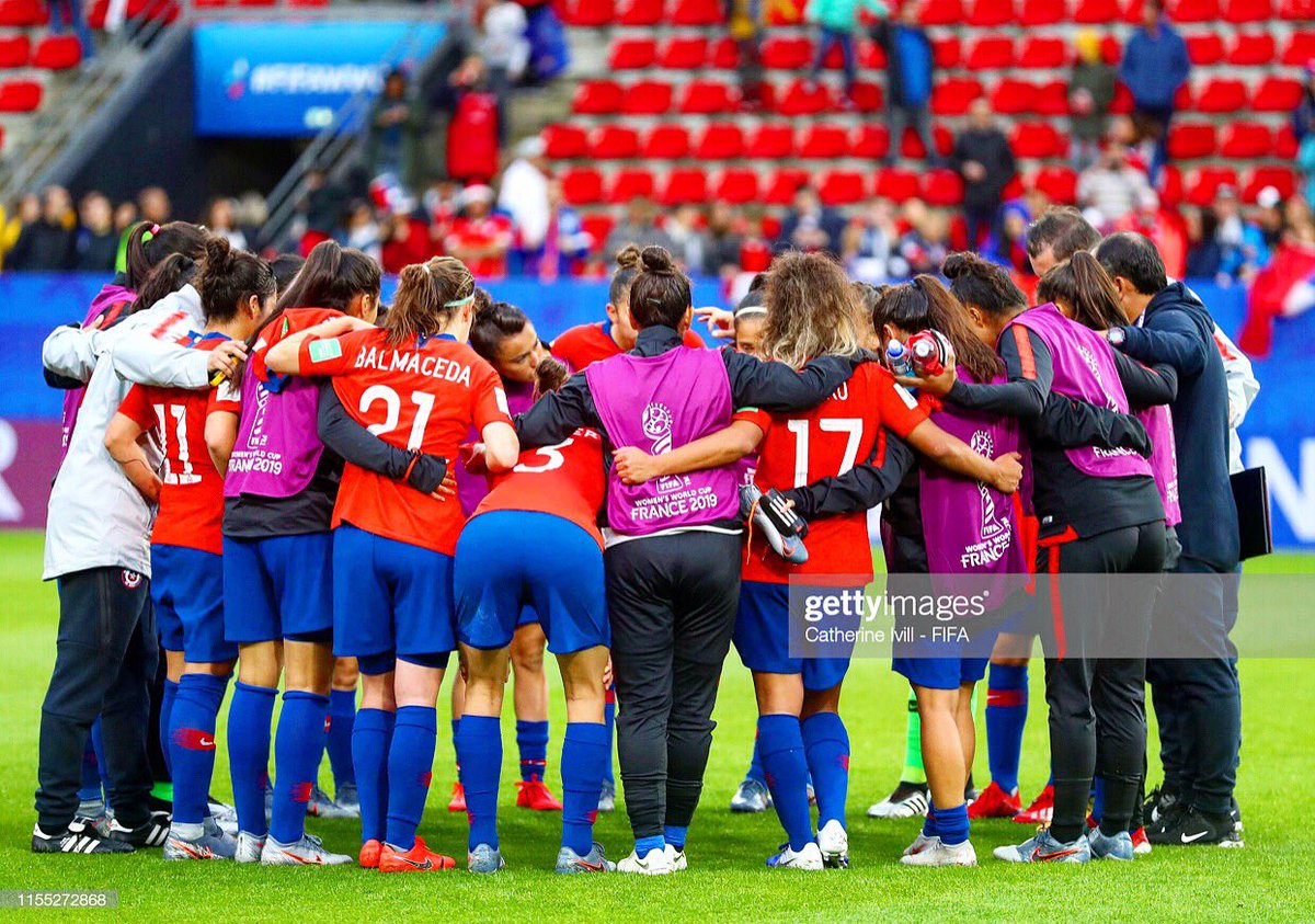 En los momentos difíciles es donde nos hacemos más fuertes y mejores... sigo creyendo en mi equipo!! 💪🏽🙏🏽⚽️🇨🇱 #vamos #chile
