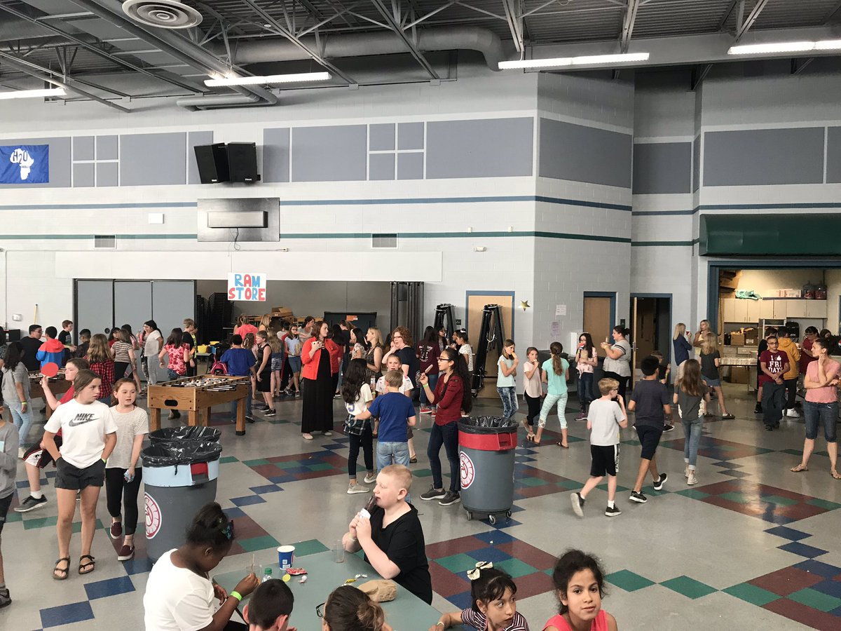 RusselTuman's tweet photo. Last ms social of the year.  Thanks to Mrs Williams and our student leaders. Also huge thanks to our parent helpers and staff for making this successful! https://t.co/dlpqk55YjU