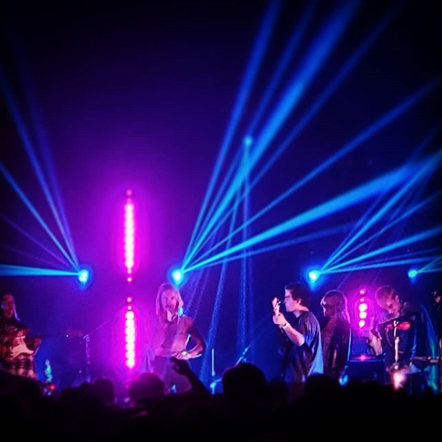 Did this show with entirely no front light. Only side light and back light.  Wasn't sure if it was going to work. But it ended up looking great!

#lightingdesign #performance #entertainment #performingarts #concert #stage #rockconcert #event #light #publicevent #music #perfo…