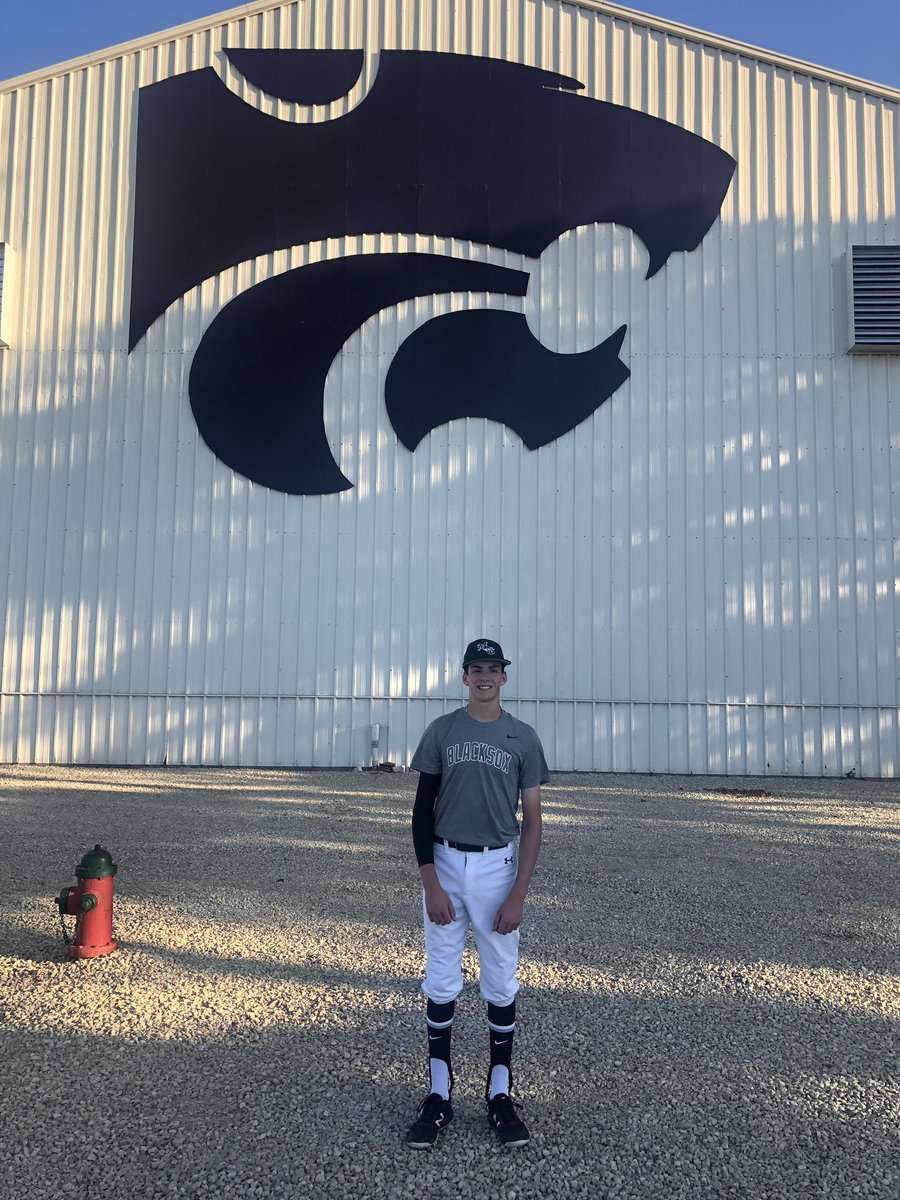 wjc7852495's tweet photo. A mom can dream that her son would go to her alma mater! #EMAW #kstatebaseball https://t.co/NMs4cFjjZ9