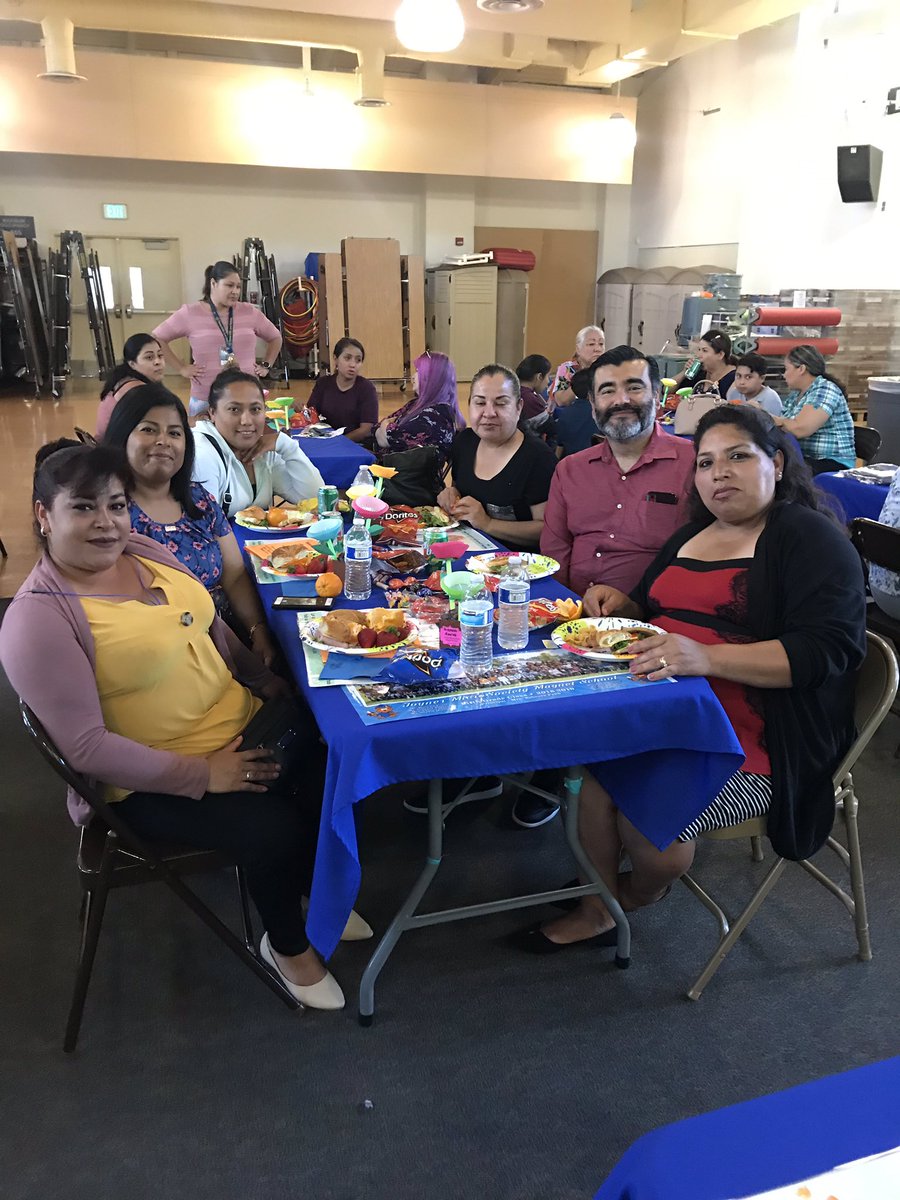 joynermicro's tweet photo. Thank you for your time and dedication to our students and school. We love our volunteers. #VolunteerAppreciation2019 https://t.co/4wGHanYmrL