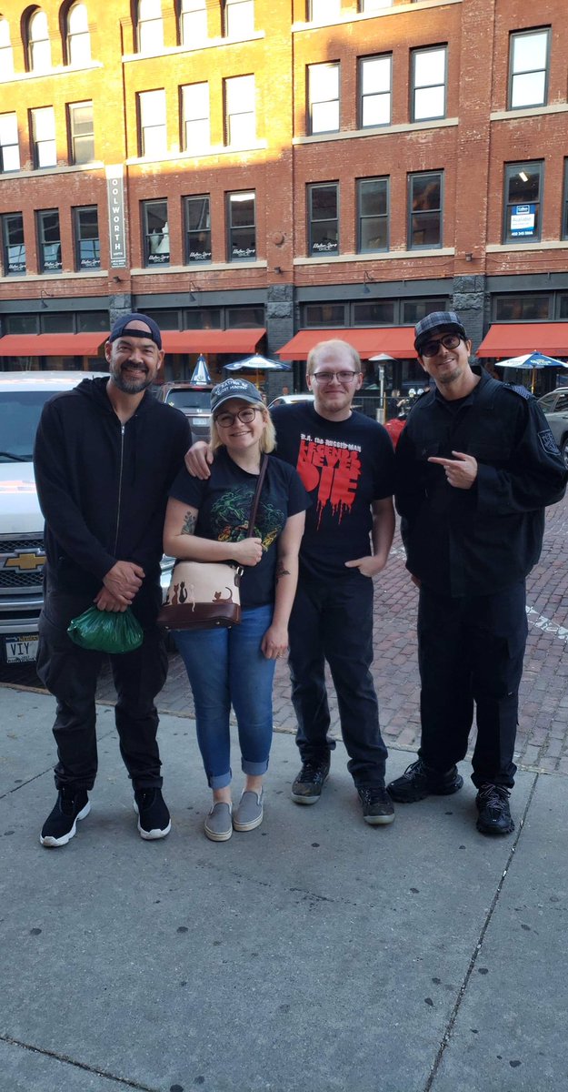 midmadmidmad's tweet photo. AAAAA! JACK AND I JUST MET @Zak_Bagans AND @AaronGoodwin AND I AM BUGGIN!! https://t.co/2qk2n3BzOm