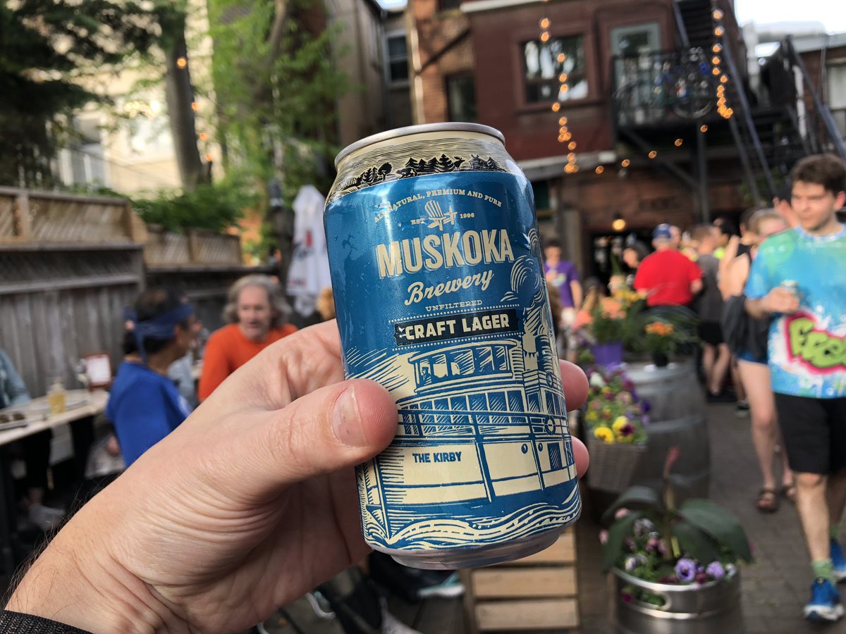 TobiasCode's tweet image. Nice ice cold @MuskokaBrewery lager at @LoonsPub to get us over the hump after a 5km @RunTOBeer 🍺🏃🏻‍♂️