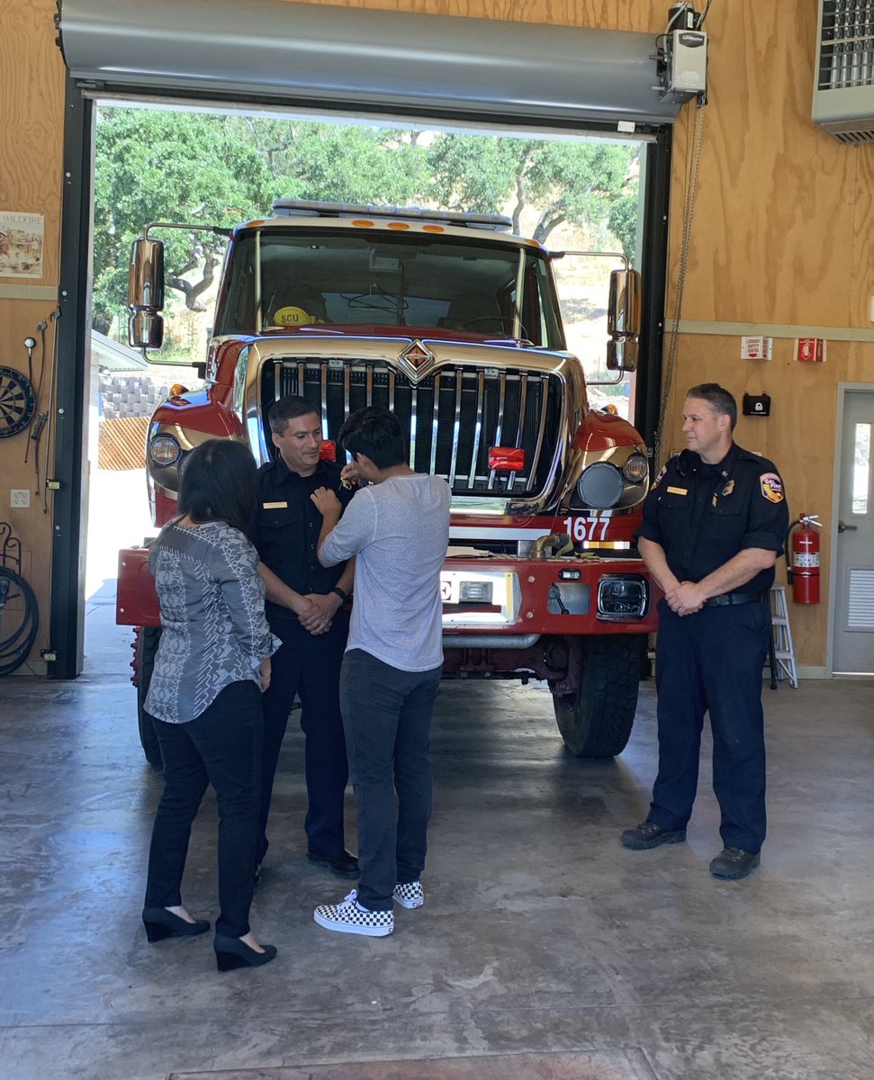 calfireSCU's tweet photo. Today the Santa Clara Unit congratulates Heavy Equipment Mechanics James Lopez and Kevin Murray as they join the CAL FIRE family. They participated in a badge pinning ceremony at the SCU Pacheco Fire Station. https://t.co/NEey55UFyv