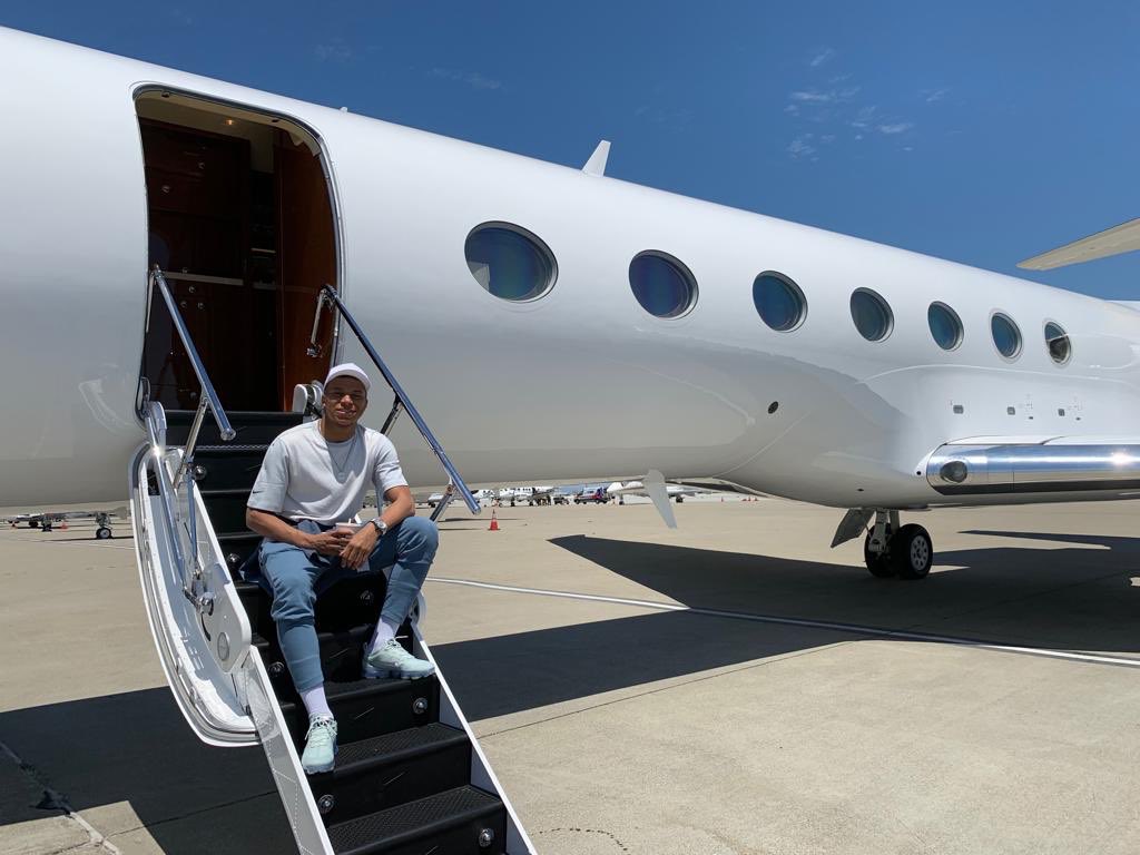 KMbappe's tweet photo. 🇺🇸🛩... https://t.co/1AwWpM3NGJ