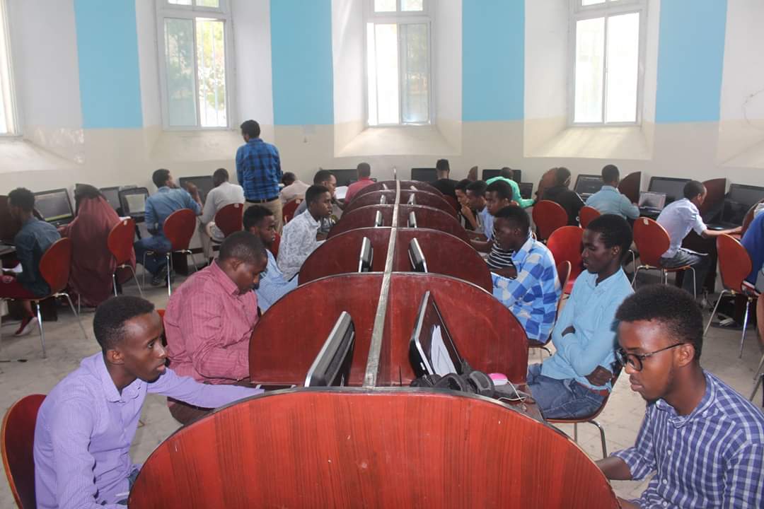 CUStuGovVP's tweet photo. all Praise is to Allah SWT for bringing us to the end of the final exams. .@CU_mogadishu students now go and enjoy your #Summerholidays and come back with more energy, motivated and sheer will to succeed. 

#Somalia #Benadir https://t.co/9iiO4cbVNM