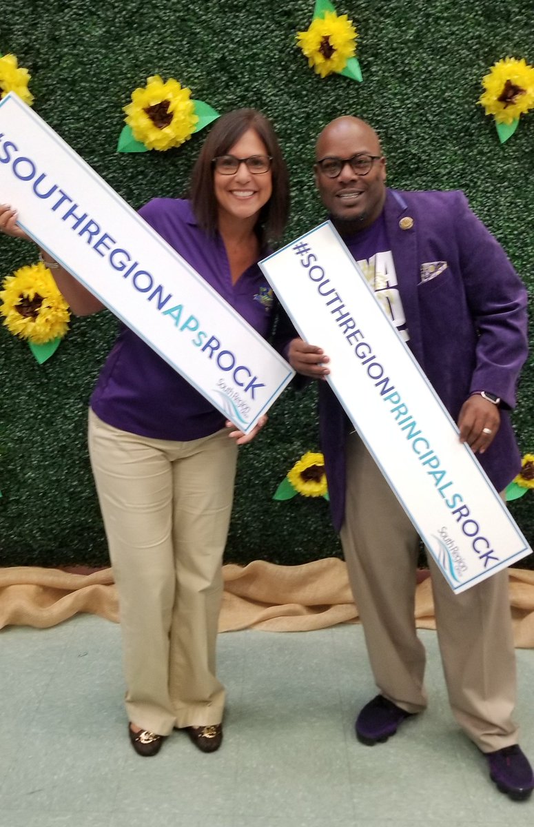 Ms_ITamayo's tweet photo. Enjoyed celebrating with colleagues at the SRO End-of-Year Breakfast! @MiamiSup @MDCPSSouth @MDCPS https://t.co/PuZrmduSM9