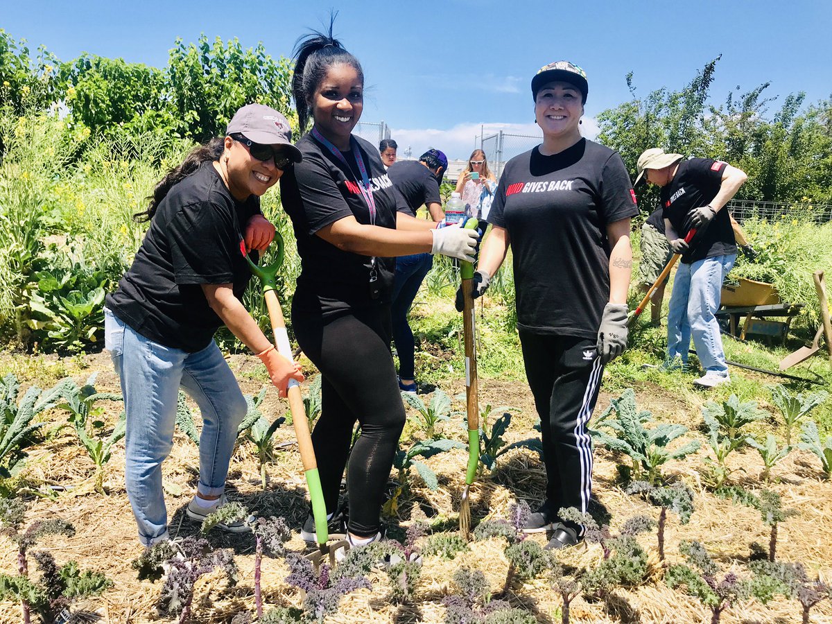 goepoch's tweet photo. ☀️ More than *30* @WindRiver employees making an impact today with @thealamedapoint (an incredible nonprofit; they help families and adults break the cycle of homelessness and poverty)✊🏼 https://t.co/q7lZA6AZuC