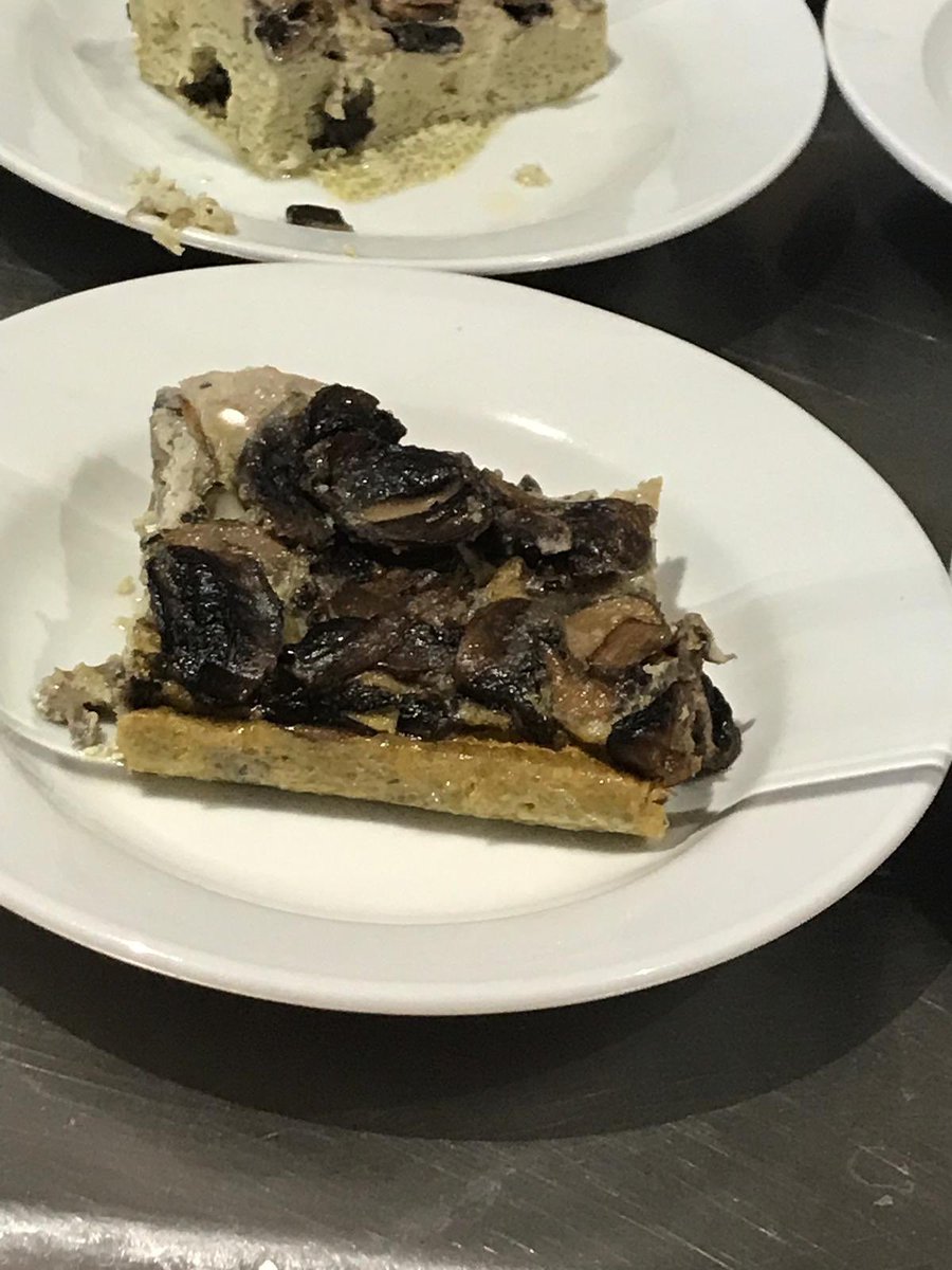 AUGC_Comunica's tweet photo. ¡Ojo! @albertochicote Si alguien te dice que ha mejorado el servicio en la #comidauniversitaria de la Asociación Pro-Huérfanos de la Guardia Civil, está ha sido la cena de esta noche. 

¿ @telovasacomer ? https://t.co/0BCDAogLbN