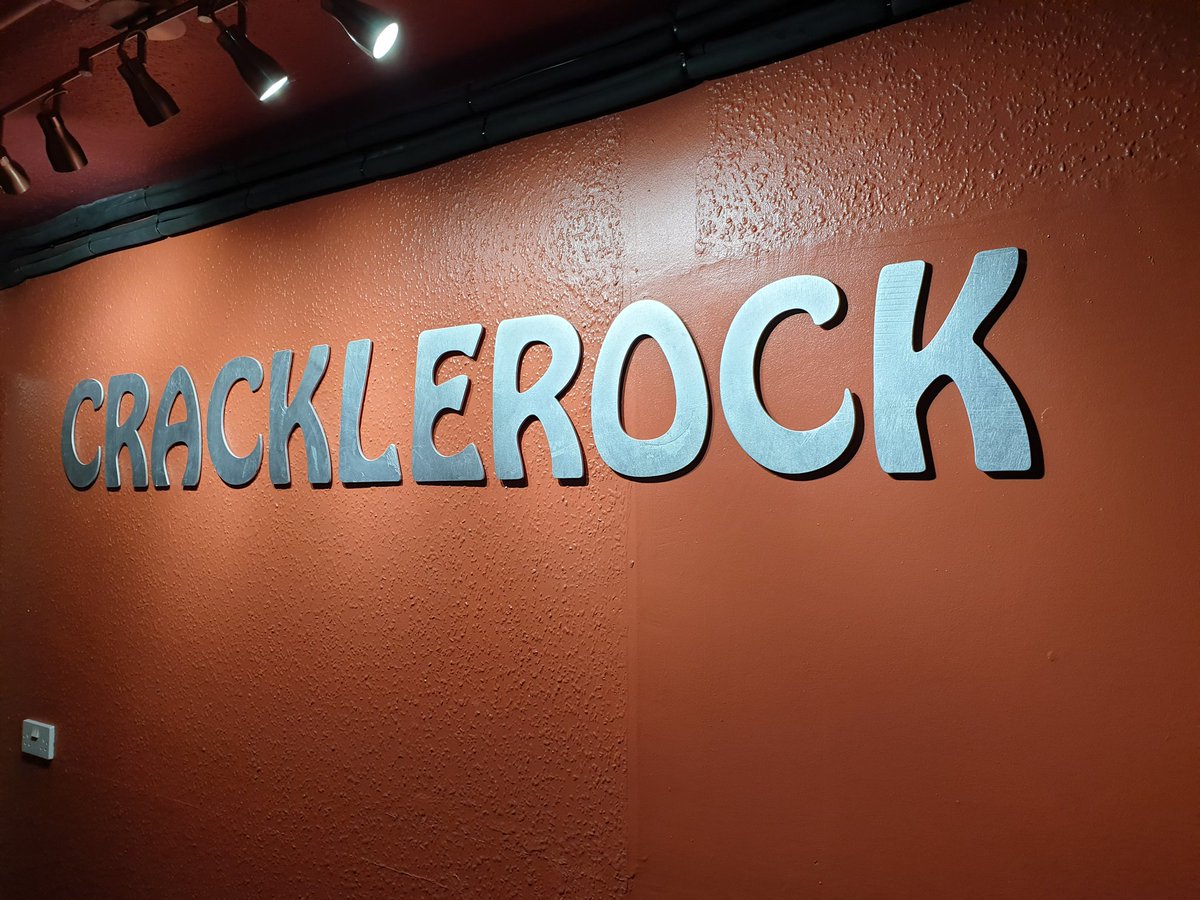 Jennie__Scott's tweet photo. Lovely evening at @cracklerock 

#craftbeer #Botley https://t.co/pqHhztFHSV