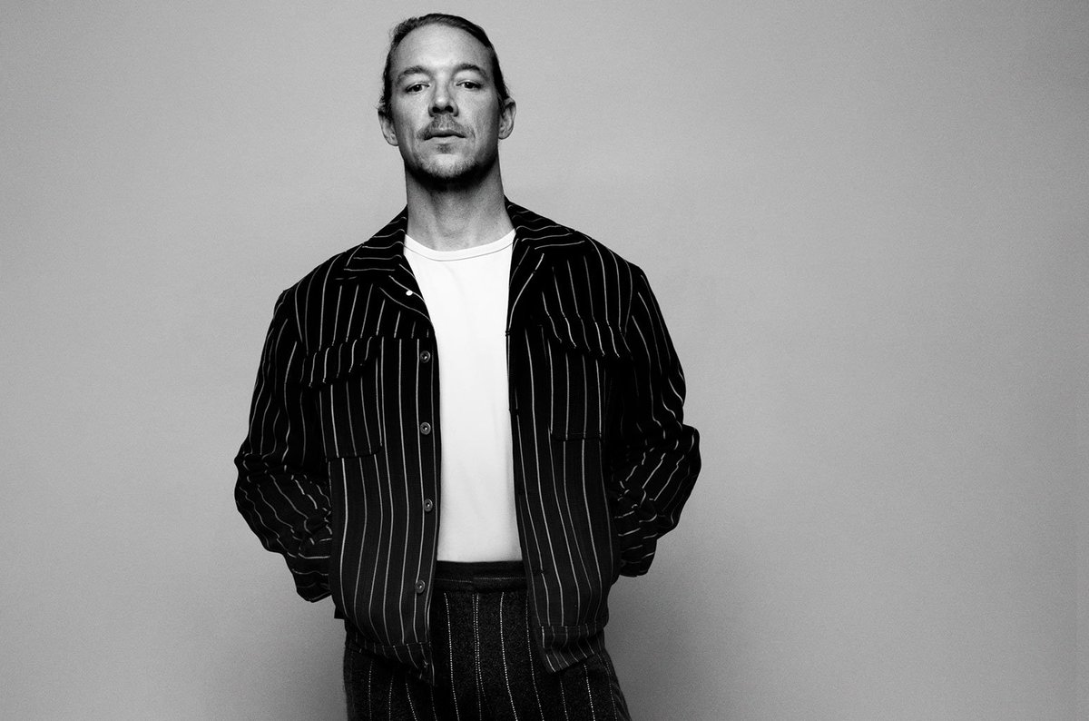 billboarddance's tweet photo. .@diplo gives @djcarnage's #LettingPeopleGo a comforting house remix https://t.co/mDFtYuI44R https://t.co/0FYcX5uUEO