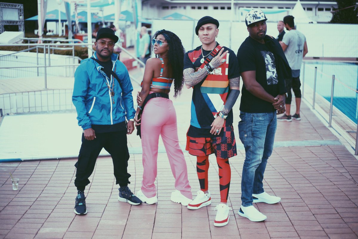 bep's tweet photo. Frankfurt has been a blast. Next Stop: @OSonDoCamino in Santiago de Compostela on Friday 🇪🇸 #BEPSummer19 https://t.co/unz06SabnI