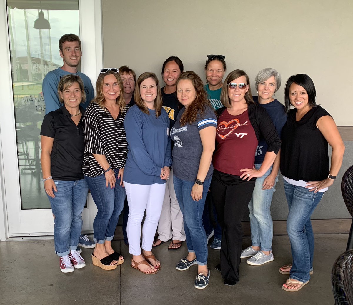 kasi_daniel's tweet photo. Best science department at the beach!! #lhssciencerocks https://t.co/Ck9wvBHhBa