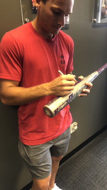 MarucciSports's tweet photo. Metal ➡️ Wood

@antoine_dupl stopped by today with his bat so we began to gear him up for the next level. #MarucciFamily https://t.co/UNLkC11HaL