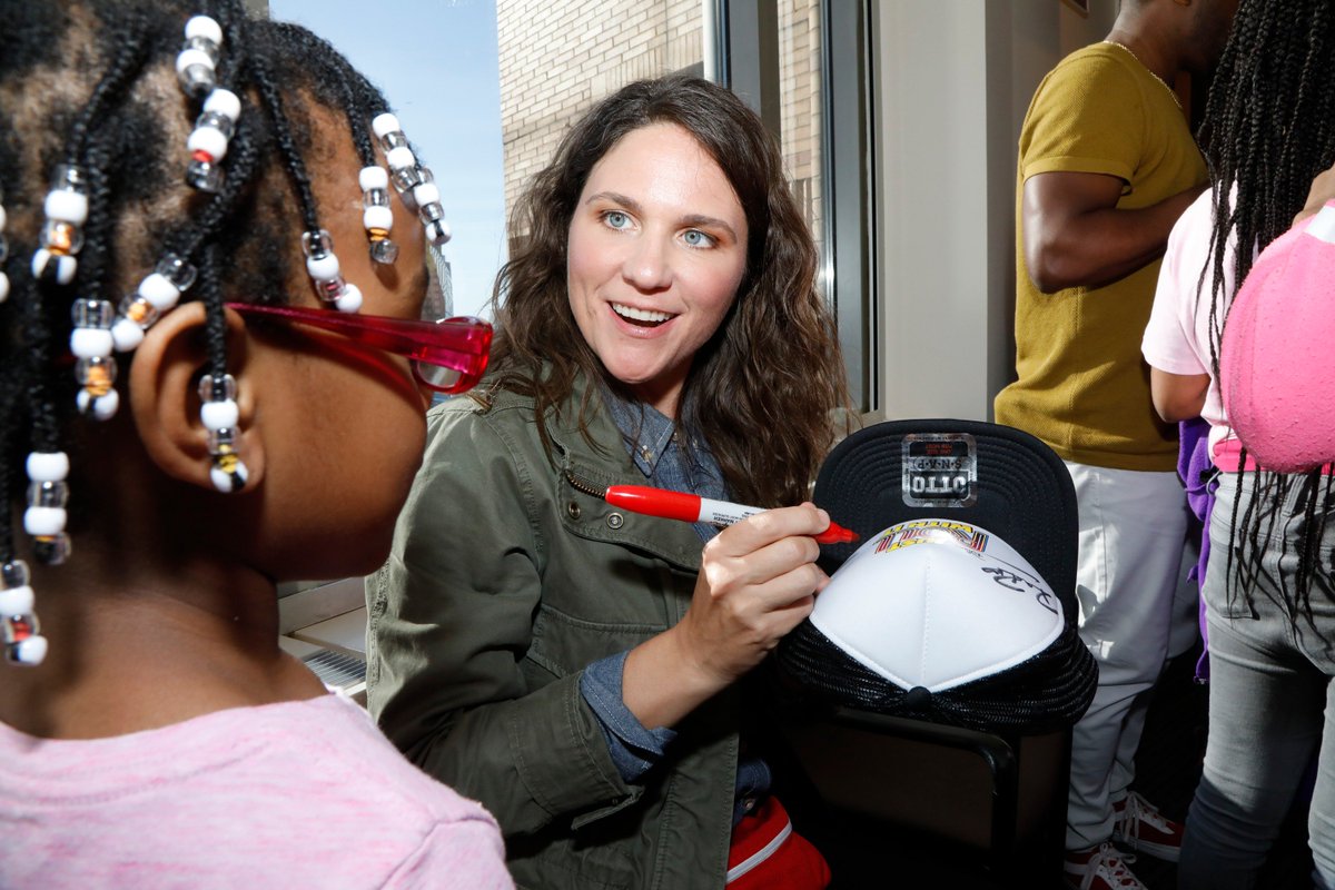 OnTheRedCarpet's tweet photo. The cast of @DisneyChannel new series “Just Roll With It" hosted a special screening for the Boys & Girls Club of Harlem. Series stars @tobiewindham3 #SuziBarrett #RamonReed #KaylinHayman led an interactive improv session with the kids. (Heidi Gutman) #disneychannel https://t.co/YMBxpCPf3H