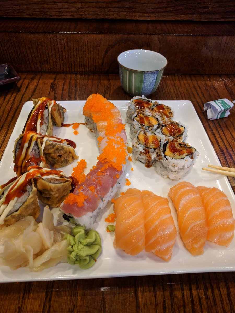 PaigeEtheridge1's tweet image. Does orange promote happiness? It's not a color I write about much. But it's something rich for sure. 🧡

@Arlen_Tsao @VerywellSeido 

#sushi #sushibar #volcanoroll #rainbowroll #sweetpotatoroll #sweetpotato #salmon #salmonroll #wednesdaythoughts #orange