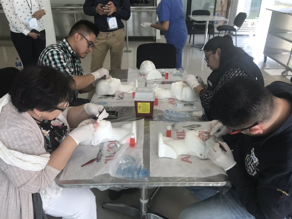 CastillejaDr's tweet photo. Actualizaciones y perfeccionamiento técnico, directriz esencial en la excelencia que comparte el CETRAEM y el ISEM, que ponen al servicio de la Salud Visual Mexiquense @Gabriel_OShea @SaludEdomex https://t.co/okId1Dly9w
