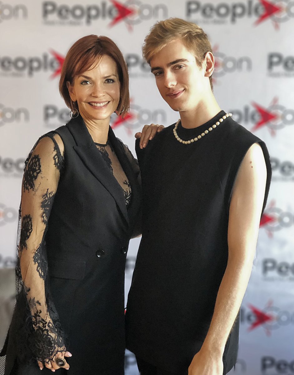 PopFloow's tweet image. I’ve got he chance to sit and talk with the amazing @natboltt  at #RIVERCON2 . 

Video is out on my #YoutubeChannel « Mister Flo ».

youtu.be/uOg47dg38xI
 
#Riverdale  ❤️🇫🇷 
@peoplecons