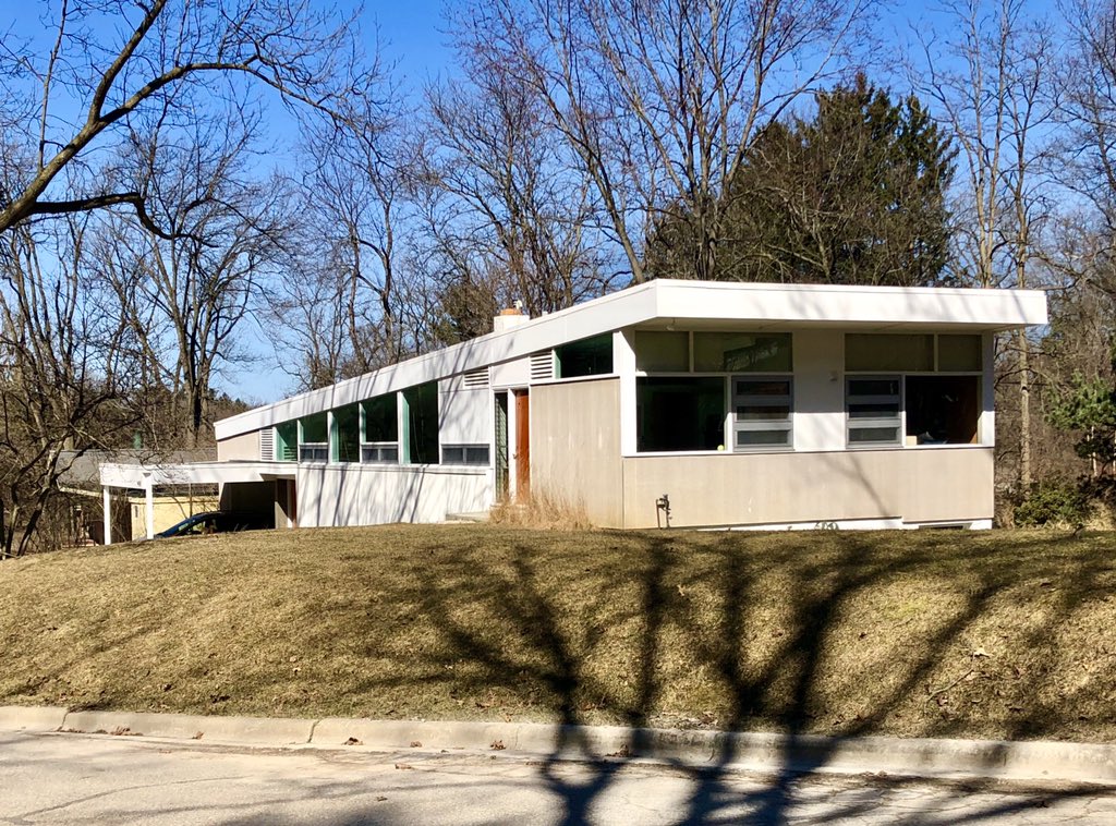 William Muschenheim, Muschenheim House (1954) /// Listed on the NRHP in 2016, this was the architect’s own home. Muschenheim was born in NYC in 1902, and studied architecture at MIT and then in Vienna with Peter Behrens. He taught  @UMich from 1954-1979.