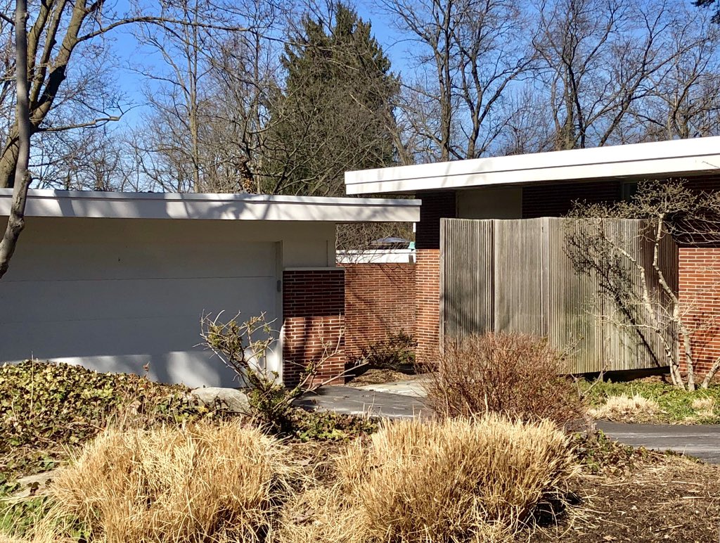 Edward Olencki & Joe Albano, Eaton House (1962) /// Olencki & Albano had studied architecture together under Mies at IIT, and were hired as part of the wave of new professors brought to U of M from the from the late 1940s-1950s.