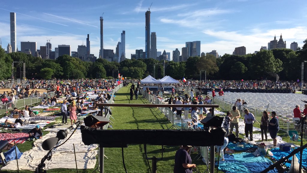 nyphil's tweet photo. We are here. Join us!
#nypparks https://t.co/QK9xBytvRn