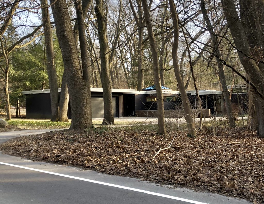 Robert Metcalf, Metcalf House (1952) /// This was the house of Robert C. Metcalf, Ann Arbor’s most prolific modernist. On top of his 40 years as an architecture professor, Metcalf designed 68 houses in addition to many other buildings.