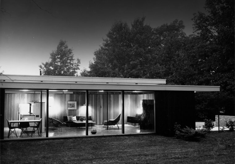 Robert Metcalf, Metcalf House (1952) /// This was the house of Robert C. Metcalf, Ann Arbor’s most prolific modernist. On top of his 40 years as an architecture professor, Metcalf designed 68 houses in addition to many other buildings.